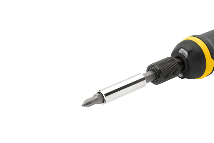 STANLEY 4-V-Akkuschrauber mit Ladekabel und Bits