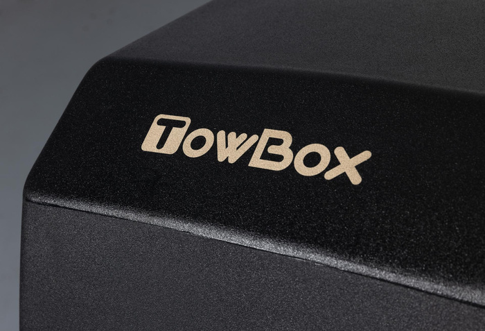 Towbox V3 Black LED Edition – Anhängerkupplungs-Gepäckbox